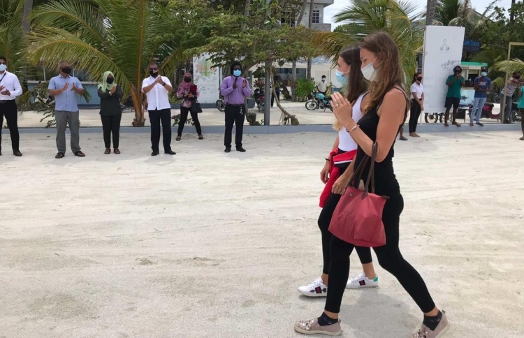 ހަ މަހަށް ފަހު ގެސްޓު ހައުސްތައް ހުޅުވައިފި