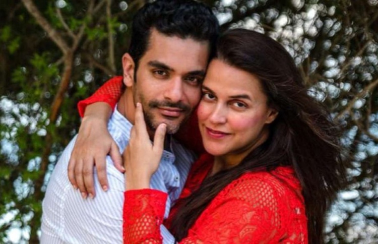 ނޭހާ އާއި އަންގަދު.