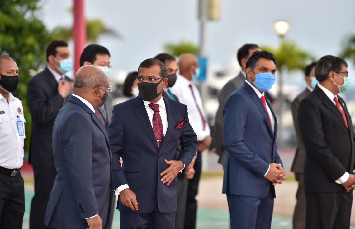 މާލެ: އޮކްޓޯބަރު 18، 2020: ޕޯޗުގީޒުންގެ އަތްދަށުން ރާއްޖެ މިނިވަންކުރަން، އުތީމު ބޮޑުތަކުރުފާނު ކުރެއްވި ޖިހާދުގެ ހަނދާން އާކުރާ، ގައުމީ ދުވަހުގެ މުނާސަބަތުގައި ބޭއްވި ދިދަ ނެގުމުގެ ރަސްމިއްޔާތުގެ ތެރެއިން.-- ފޮޓޯ: ރައީސް އޮފީސް