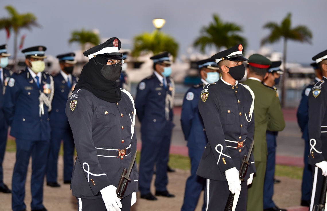 މާލެ: އޮކްޓޯބަރު 18، 2020: ޕޯޗުގީޒުންގެ އަތްދަށުން ރާއްޖެ މިނިވަންކުރަން، އުތީމު ބޮޑުތަކުރުފާނު ކުރެއްވި ޖިހާދުގެ ހަނދާން އާކުރާ، ގައުމީ ދުވަހުގެ މުނާސަބަތުގައި ބޭއްވި ދިދަ ނެގުމުގެ ރަސްމިއްޔާތުގެ ތެރެއިން-- ފޮޓޯ: ރައީސް އޮފީސް