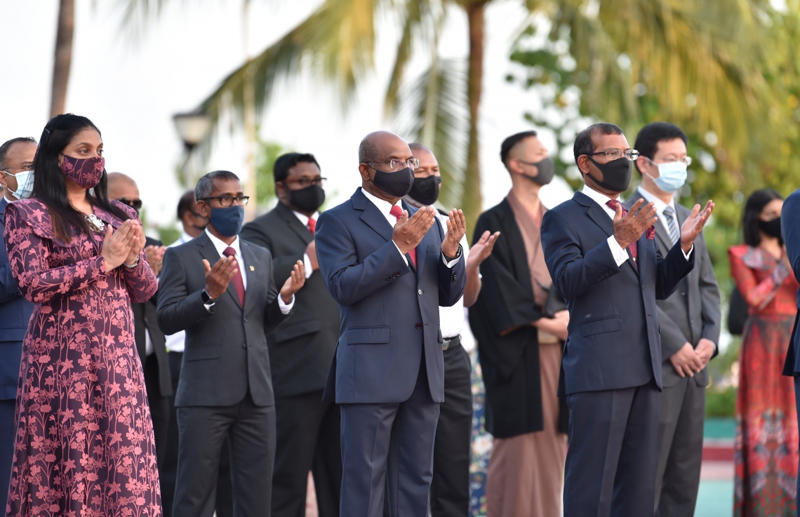 މާލެ: އޮކްޓޯބަރު 18، 2020: ޕޯޗުގީޒުންގެ އަތްދަށުން ރާއްޖެ މިނިވަންކުރަން، އުތީމު ބޮޑުތަކުރުފާނު ކުރެއްވި ޖިހާދުގެ ހަނދާން އާކުރާ، ގައުމީ ދުވަހުގެ މުނާސަބަތުގައި ބޭއްވި ދިދަ ނެގުމުގެ ރަސްމިއްޔާތުގެ ތެރެއިން.-- ފޮޓޯ: ރައީސް އޮފީސް