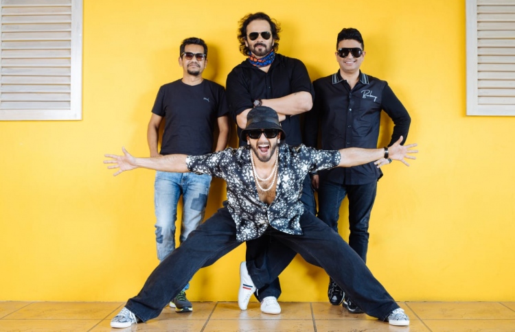 ރޯހިތުގެ "ސާކަސް" ނިމުމަކާ ގާތަށް