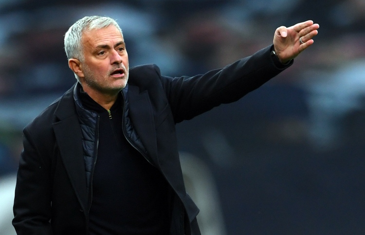 މޮރީނިއޯ ކުރީ "ތިން ބޯޅައިގެ" ސުވާލުތަކެއް!