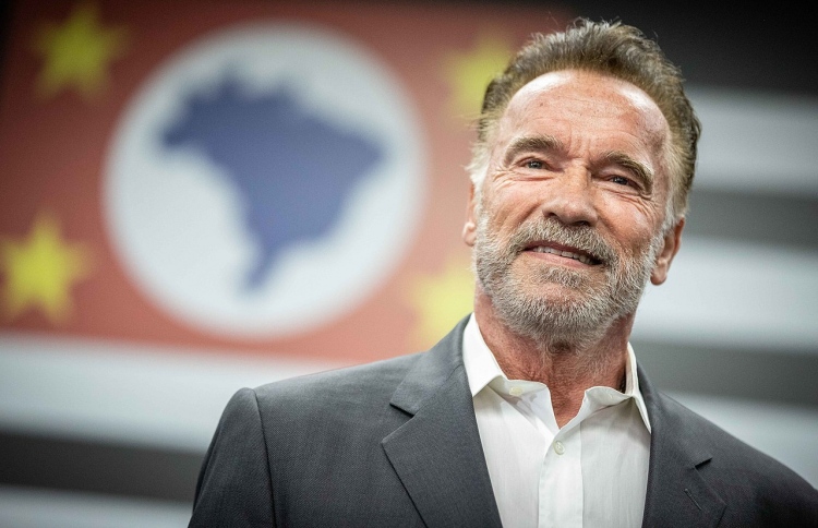 ހިތުގެ އޮޕަރޭޝަނަކަށް ފަހު އާނޯލްޑް ރަނގަޅު