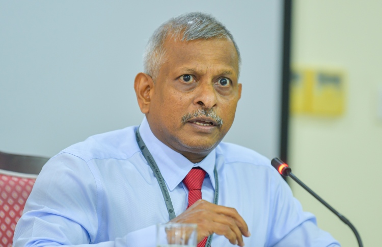 މުދާ އެތެރެކުރަން ޑޮލަރު ނޫން އެހެން ފައިސާއެއް