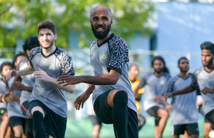 ގައުމީ ޓީމުގެ ކުރީގެ ޑިފެންޑަރު ގެއްލިގެން ހޯދަނީ