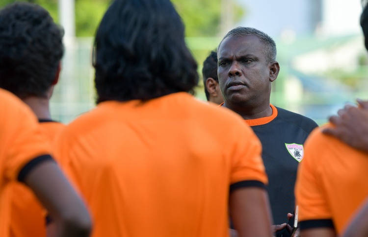 އީގަލްސް އޮތީ ހަމަބިމުގައި: މޯހަން