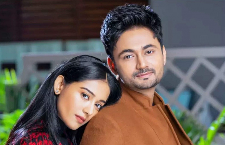 އަމްރިތާ އަށް ފިރިހެން ދަރިއެއް