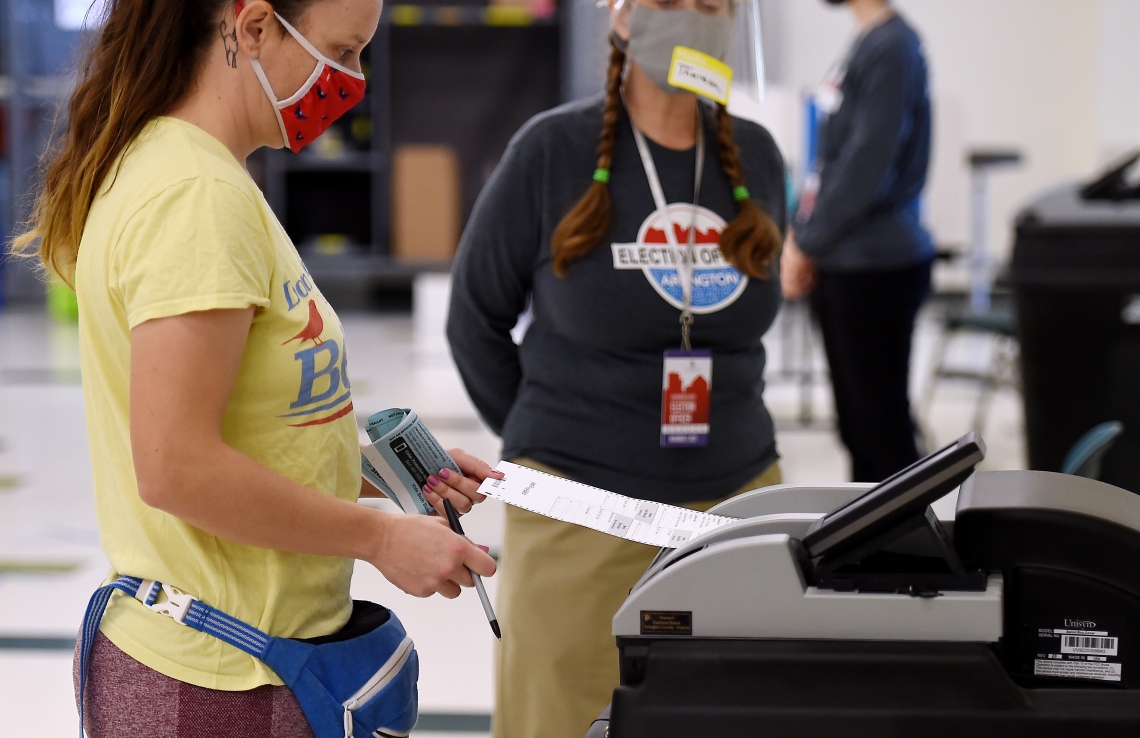 ވާޖީނިއާ- ނޮވެމްބަރު 3: އެމެރިކާގެ އިންތިޚާބުގައި ބަޔަކު މިއަދު ވޯޓުލަނީ. --ފޮޓޯ:އޭއެފްޕީ