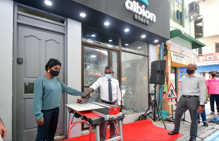 އެލްބިއަން ސްޓޯރު ވެސް ޖަނަވަރީމަގަށް