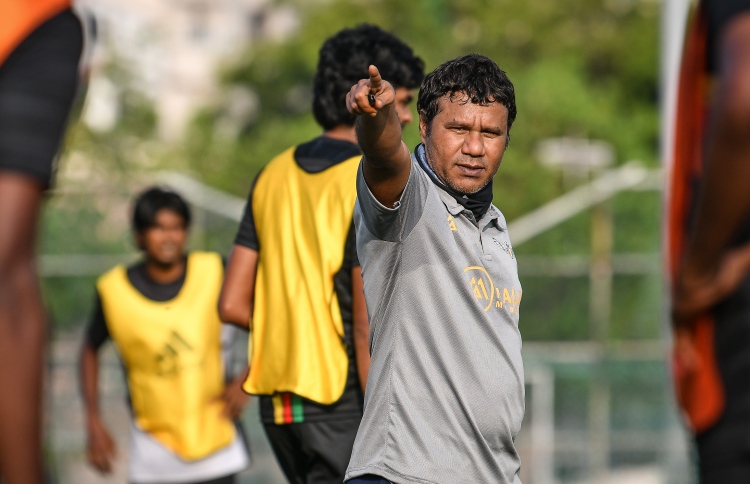 ބޭނުމީ މޮޅަކުން އަލުން ފަށަން: އިންމަ