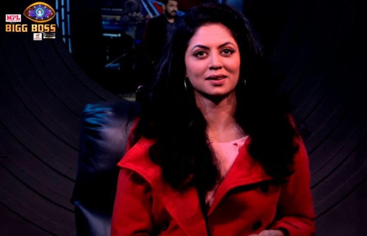 ބިގް ބޮސް 14: ކަވީތާ އަލުން ގެއަށް