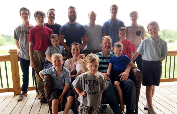 14 ފިރިހެން ދަރިންނަށް ފަހު އަންހެން ދަރިއެއް