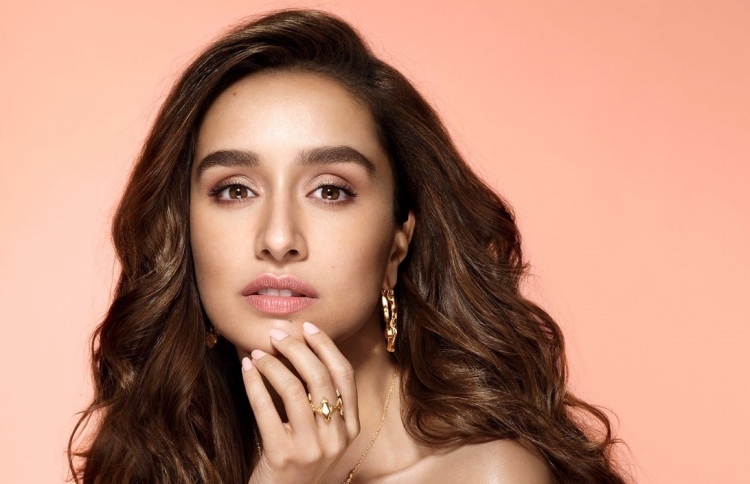 "ނާގިން" ލިބުމުން ޝްރަދާ ކަޕޫރް އުފަލުން