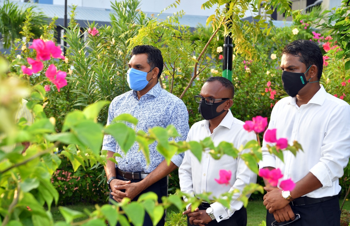 12 ނޮވެމްބަރ 2020: މާލޭގެ ލޮނުޒިޔާރަތްކޮޅުގައި މާލެ ސިޓީ ކައުންސިލުން ތަރައްގީ ކޮށްފައިވާ "ލޮނުޒިޔާރަތް" ޕާކު ހުޅުވުމަށް ބޭއްވި ރަސްމިއްޔާތުގައި ނައިބު ރައީސް ފައިސަލް ނަސީމް ބައިވެރިވެވަޑައިގަންނަވަނީ--. ފޮޓޯ: ރައީސް އޮފީސް