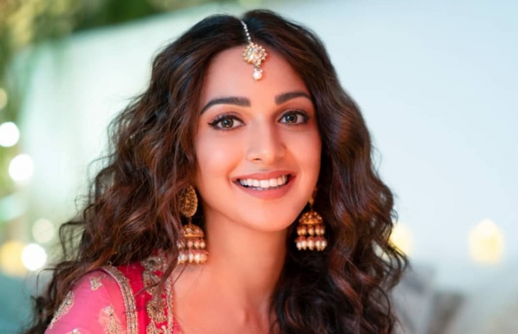 ބޮލީވުޑްގެ ޚަބަރުތައް ކުރުކޮށް