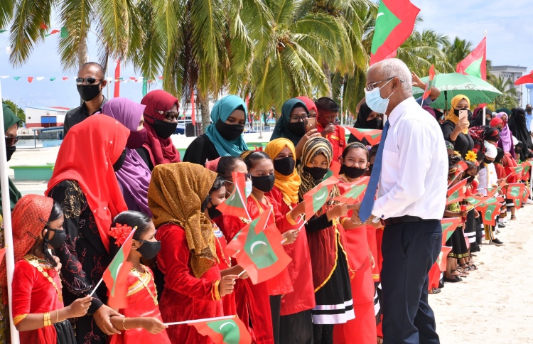 ފުރަތަމަ އެއާޕޯޓް ހުޅުވަން ރައީސް ހޯރަފުށީގައި