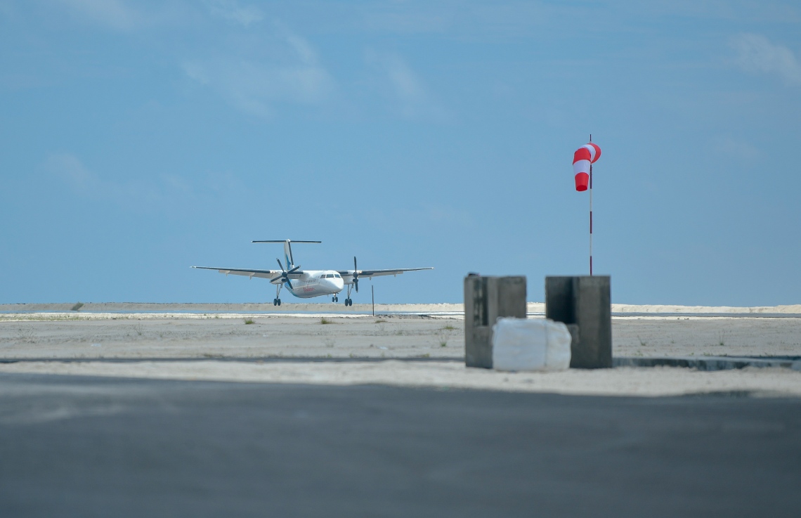 ހޯރަފުށި: ނޮވެމްބަރު 19، 2020- ރިއާސީ ކެމްޕޭންގައި ވެވަޑައިގަތް ވައުދާ އެއްގޮތަށް ހޯރަފުށީގައި ސަރުކާރުން ހެދި   އެއާޕޯޓް ރަސްމީކޮށް ހުޅުވުން. .-- ފޮޓޯ: އަހުމަދު އަވްޝަން/މިހާރު