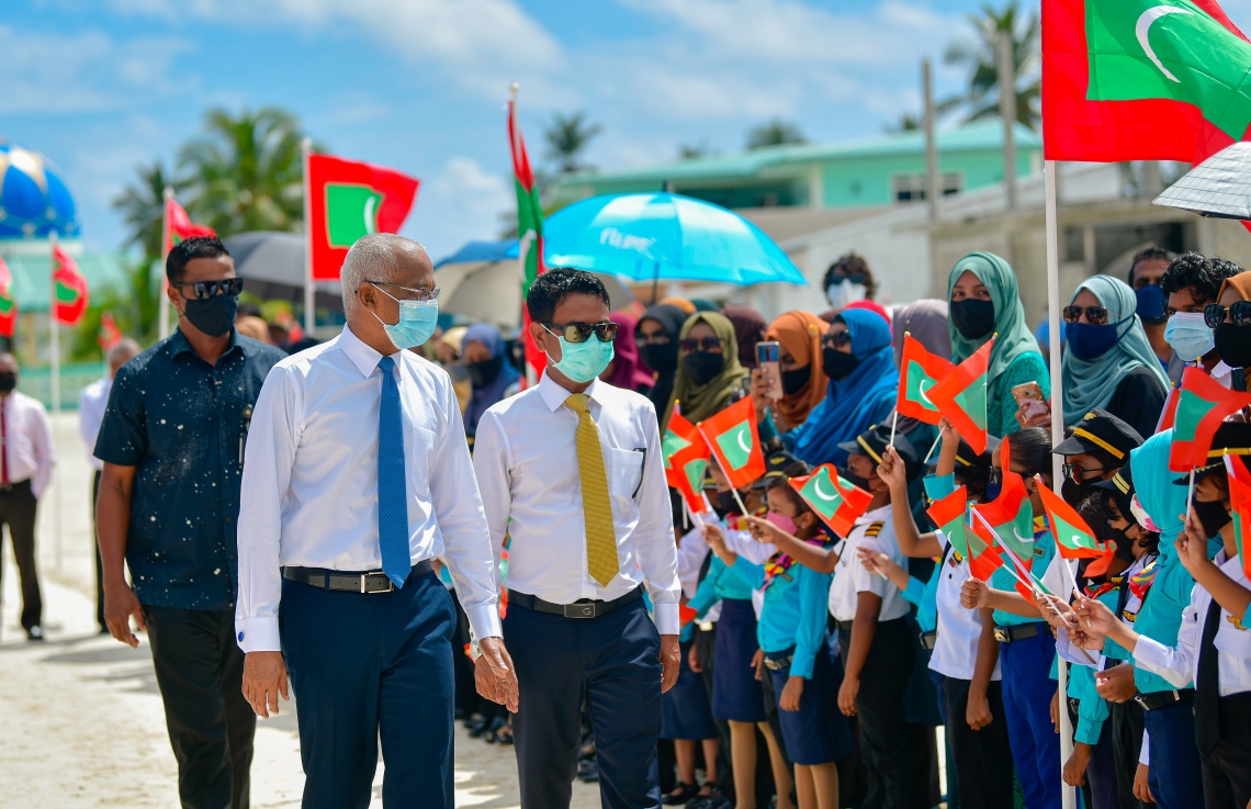 ހޯރަފުށި: ނޮވެމްބަރު 19، 2020- ރިއާސީ ކެމްޕޭންގައި ވެވަޑައިގަތް ވައުދާ އެއްގޮތަށް ހޯރަފުށީގައި ސަރުކާރުން ހެދި   އެއާޕޯޓް ރަސްމީކޮށް ހުޅުވުން. .-- ފޮޓޯ: އަހުމަދު އަވްޝަން/މިހާރު
