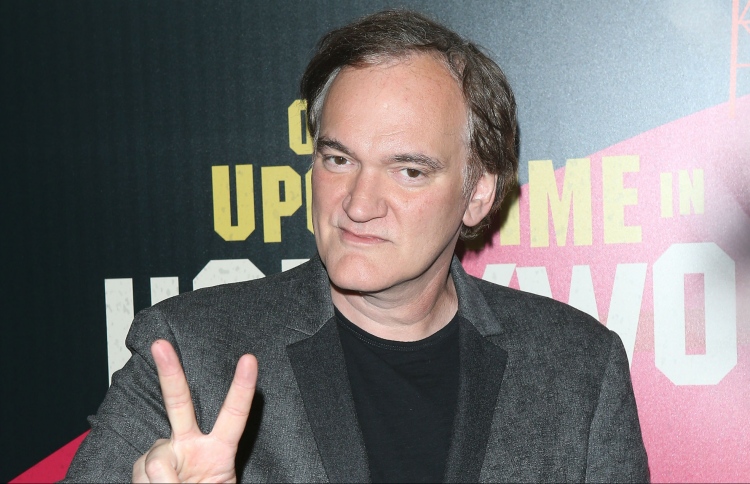 ޑައިރެކްޓަރު ޓެރަންޓީނޯ ދެ ފޮތެއް ނެރެނީ