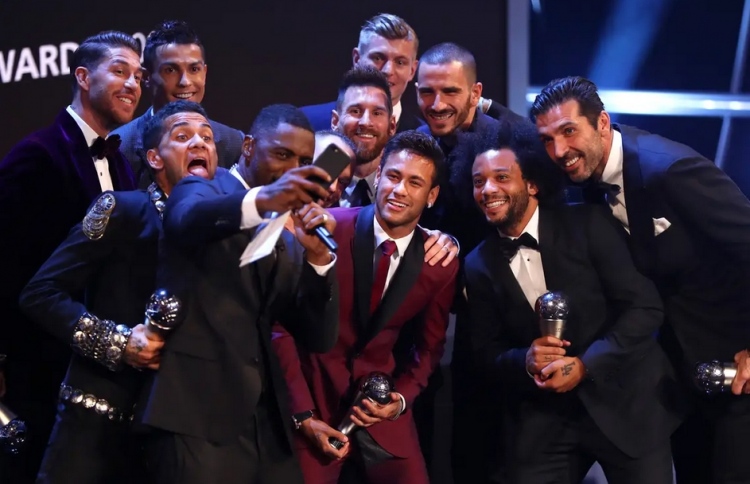 ފީފާ ބެސްޓް އެވޯޑްސް އަންނަ މަހު 17 ގައި