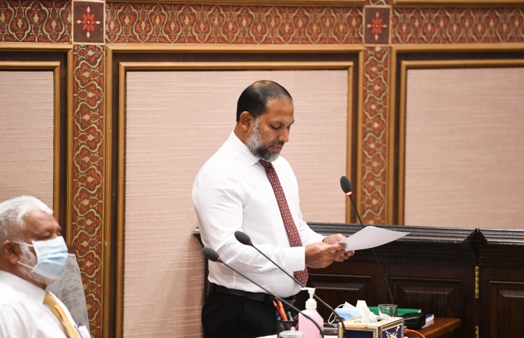 އިމްރާންގެ އިތުބާރުނެތްކަމަށް ފާހެއް ނުވި