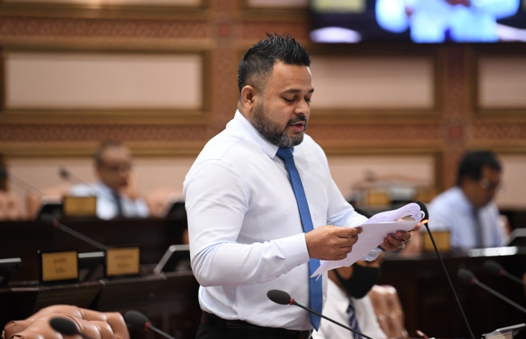 ޅ. އަތޮޅަށް ކޮވިޑް ފެތުރުނީ އިހުމާލުން: ޝިޔާމް