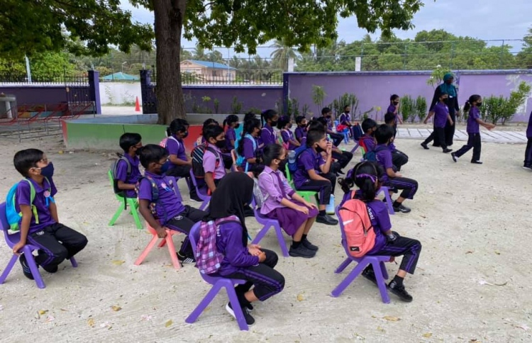 ހިތަދޫ ސްކޫލުން "ޔުނިފޯމް އެކްސްޗޭންޖް" ޕްރޮގްރާމެއް