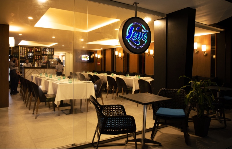 ލެވޯ އިން ފައިވް ސްޓާ ކެއުމެއް ތަޖުރިބާ ކޮށްލަމާ!