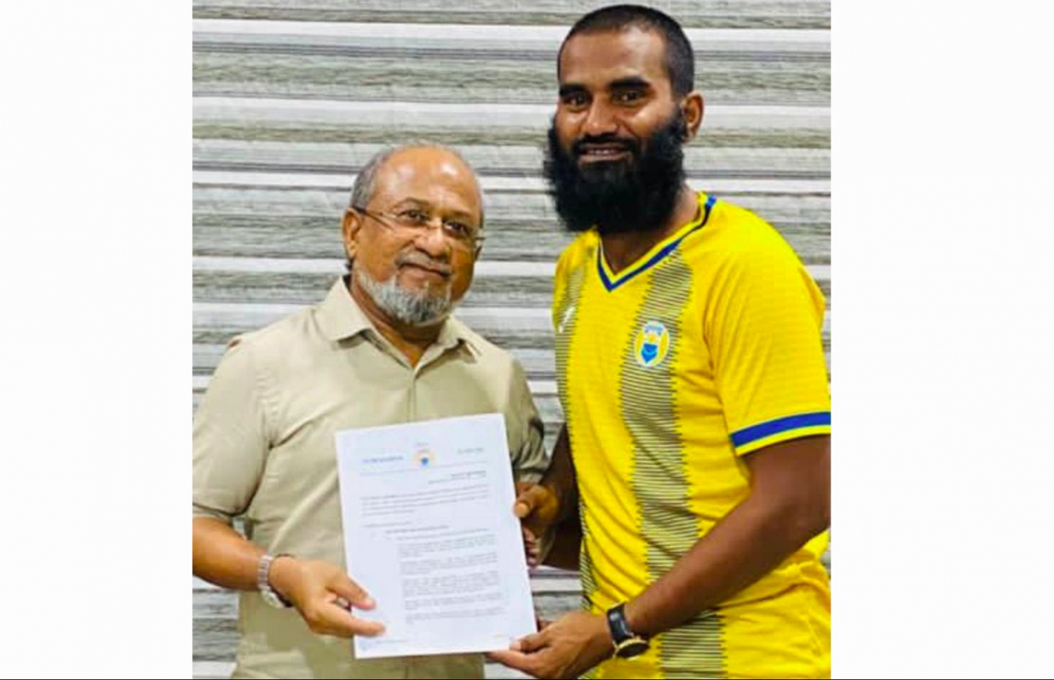 ދަގަނޑޭ (ކ) އާއި އަދީލް ޖަލީލް ކޮންޓްރެކްޓް ދައްކާލަނީ.