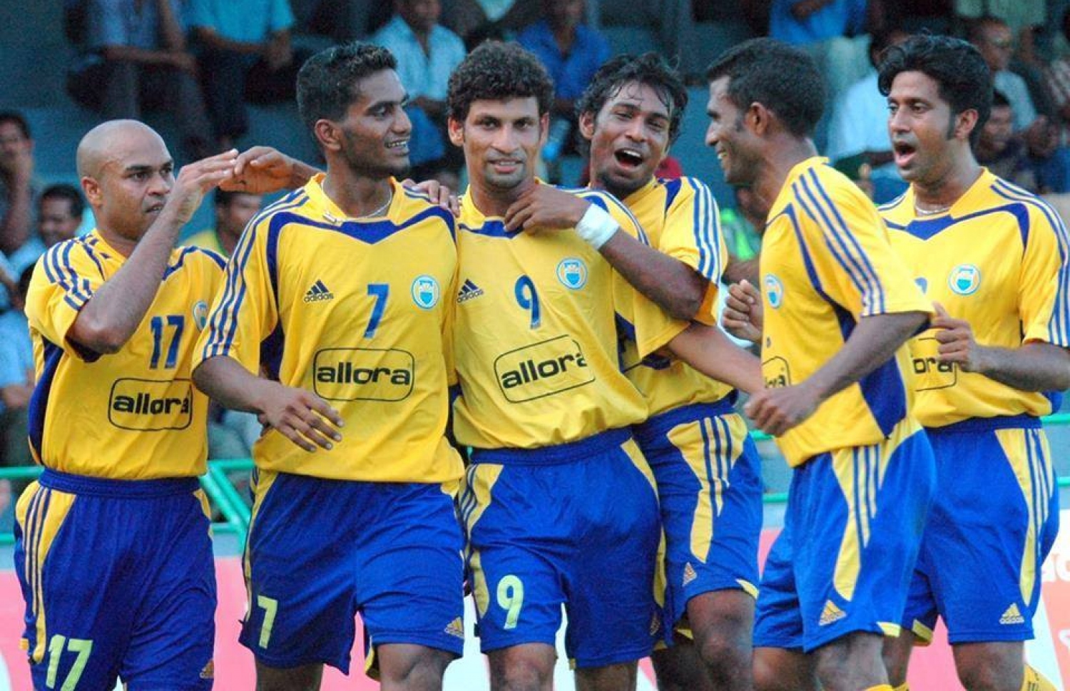 ދަގަނޑޭ (ވ-2) ލަނޑެއް ޖެހުމަށް ފަހު ލައްޗޭ (ކ) އާއި ސައްޕާ (ކ-2) އާއި ތޮއްޑޫ (ކ-3) އަދި ލުއްޑާއާ އެކު އުފާފާޅުކުރަނީ.