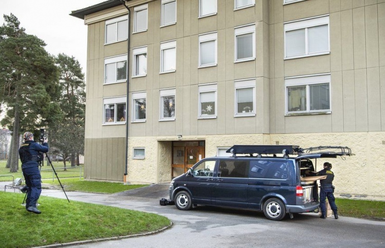 ދަރިފުޅު ބަންދުކޮށްގެން 30 އަހަރު ވަންދެން ގެންގުޅެފި