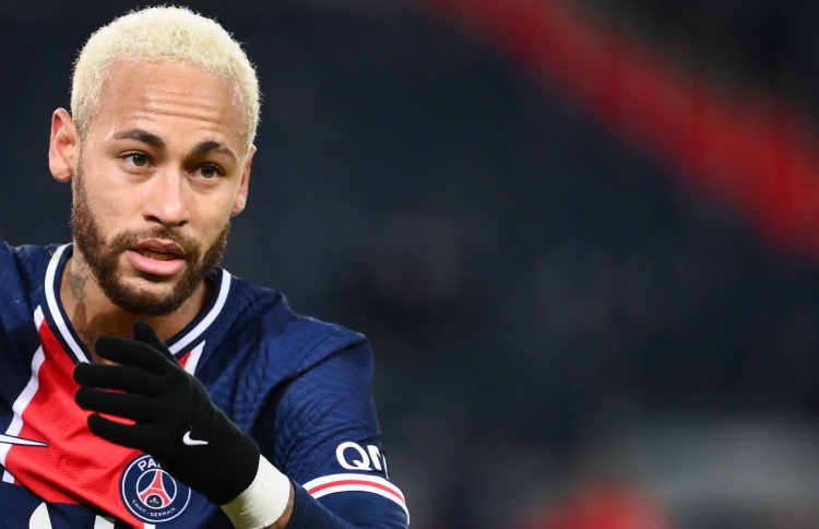 "އަންނަ އަހަރު މެސީއާ އެއް ޓީމަކަށް ކުޅެން ބޭނުން"