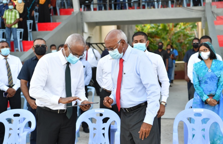 ލާމަރުކަޒު ކުރުމުގެ މުހިއްމުކަން، ލޮކްޑައުންގެ ސަބަބުން އެނގިއްޖެ