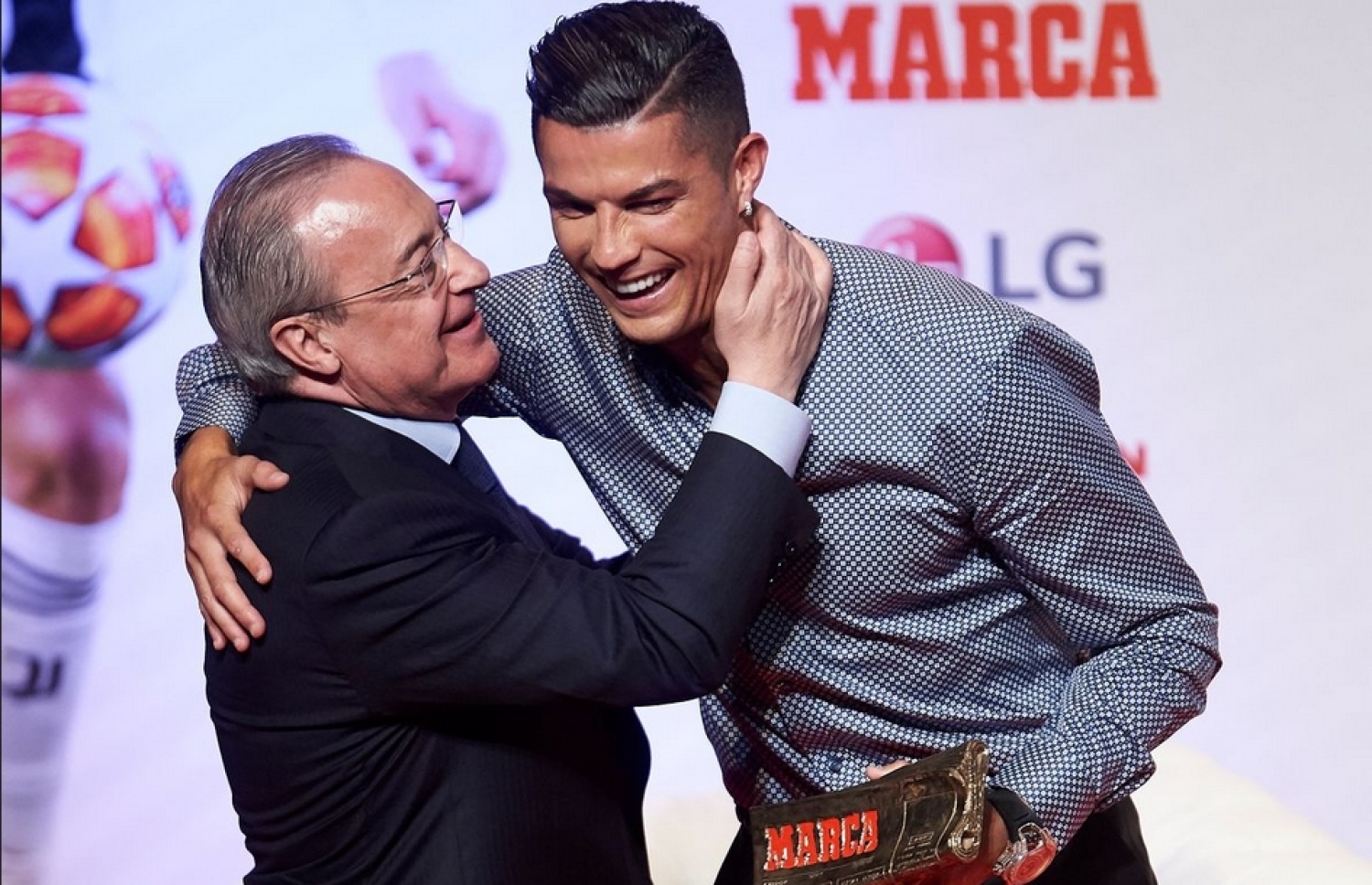 ސްޕެއިނުގެ އެވޯޑް ހަފްލާއެއްގެ ތެރެއިން ރޮނާލްޑޯ (ކ) އާއި ޕެރޭޒް.-- ފޮޓޯ: އޭއެފްޕީ