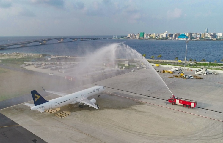 އެއާ އެސްޓާނާ އިން ރާއްޖެ އަށް ދަތުރު ފަށައިފި