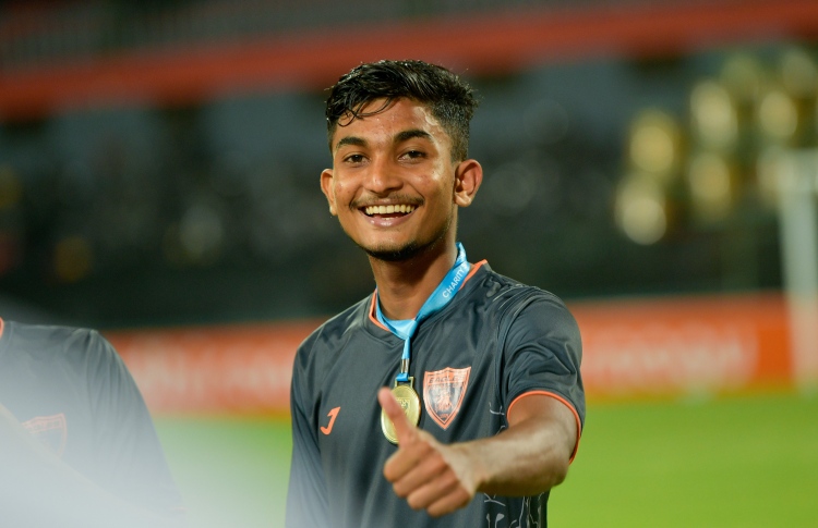 ޒައިން: ފުރުސަތުގެ ބޭނުން ހިފަން ތައްޔާރަށް