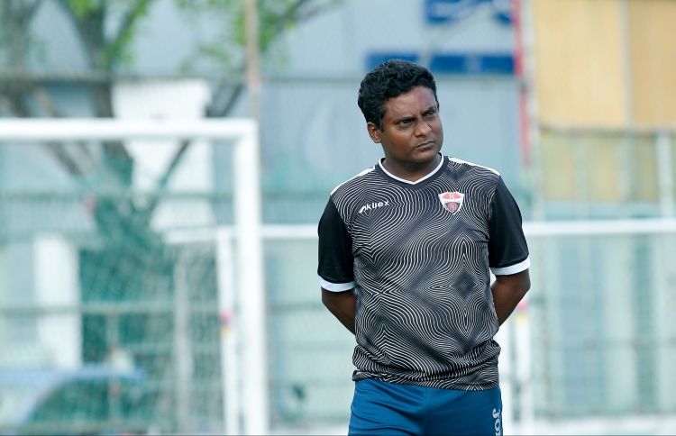 ސަސް ފެންނަނީ ސަޕްރައިޒިން ޓީމެއްގެ ގޮތުގައި: ޝާޒް