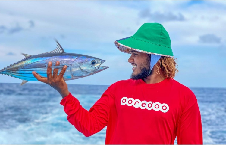 ޒުވާން މަސްވެރިޔާގެ ހިދުމަތުގެ އަގުވަޒަން ކޮށްފި