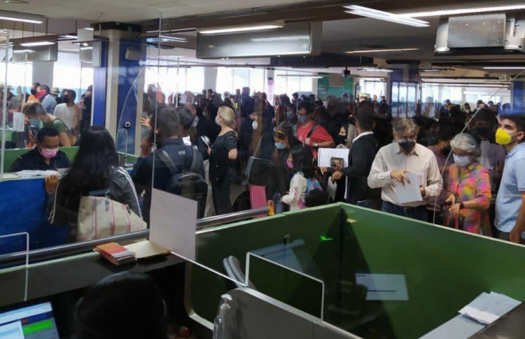 އުފާާވެރި ޗުއްޓީއަށް އެއާޕޯޓުން ހުރަސް