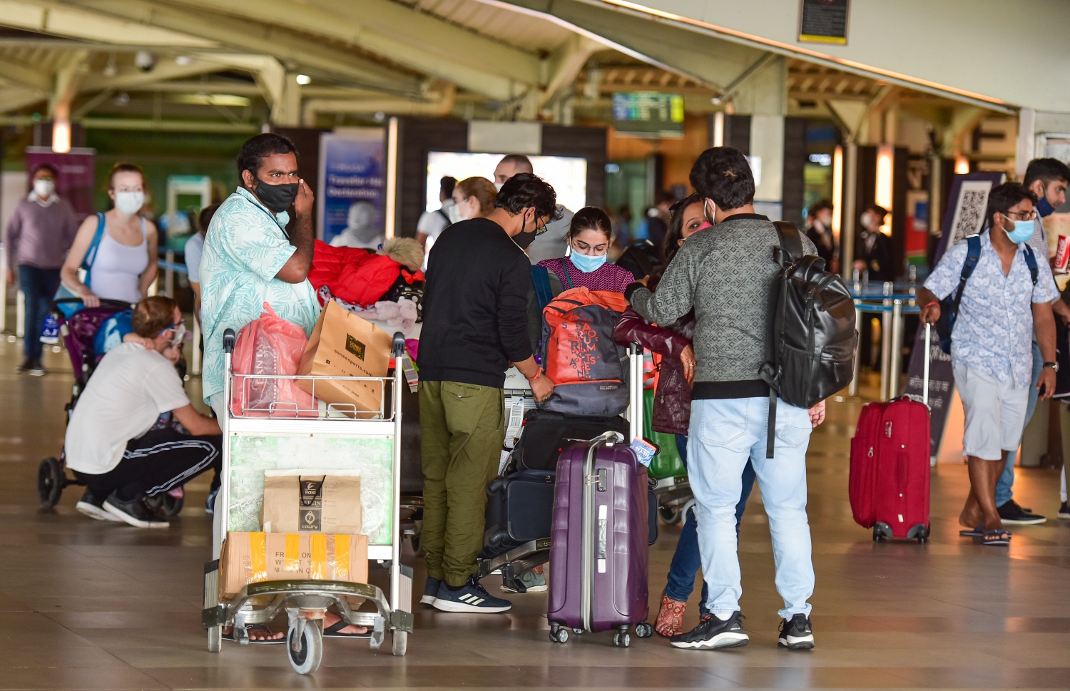 ވީއައިއޭގައި ޓޫރިސްޓުންގެ ބަޔަކު މަޑުކޮށްލައިގެން: އިއްޔެ 5،500 އަށް ވުރެ ގިނަ ޓޫރިސްޓުން އައި