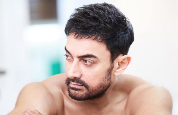 އާމިރު ޚާން ސޯޝަލް މީޑިއާއާ ވެސް ދުރަށް