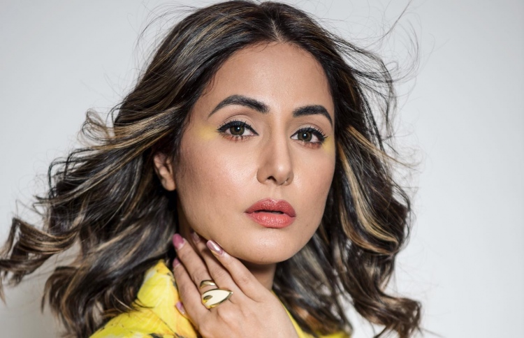 ހީނާ އަލުން އަކްޝަރާގެ ރޯލަށް އަންނަނީ