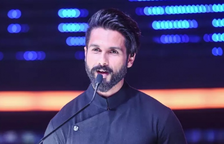 ބޮލީވުޑްގެ ޚަބަރުތައް ކުރުކޮށް