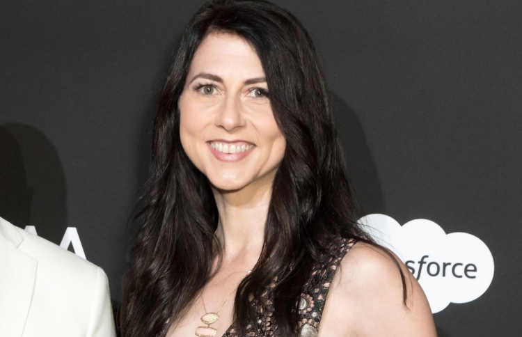 މެކެންޒީ މިހާތަނަށް 4.2 ބިލިއަން ޑޮލަރުގެ އެހީ ދީފި