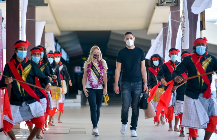 ފަސް ލައްކަ ވަނަ ޓޫރިސްޓާ އެކު އުންމީދީ މަންޒަރެއް