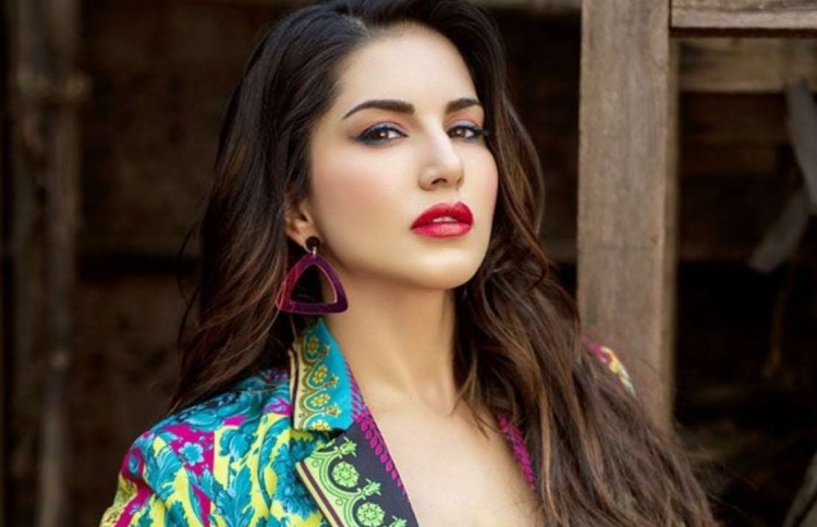 ސަނީ ލިއޯނާއެކު ޗުއްޓީ ހޭދަކޮށްލުމުގެ ފުރުސަތު