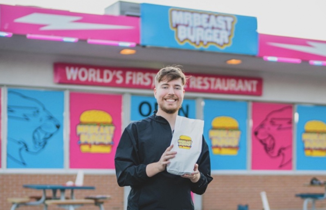 ހިލޭ ކާން ދީފައި އިނާމު ވެސް ދޭ ރެސްޓޯރަންޓެއް