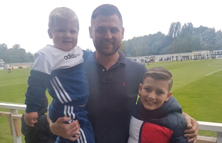 ޓްވިޓާގައި އެހީއަށް އެދުމާ އެކު ވަޒީފާއެއް ލިބިއްޖެ