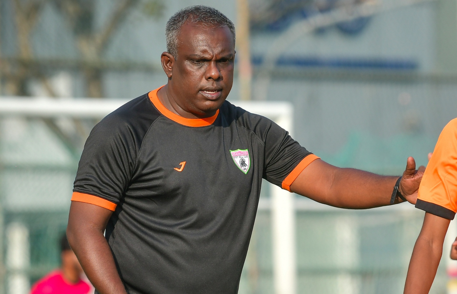 އީގަލްސްގެ ޕްރެކްޓިހުގެ ތެރެއިން މޯހަން: އޭޏާ ބުނީ ރެކޯޑަކަށް ނުވިސްނާ ކަމަށް .-- ފޮޓޯ: ނިޝާން އަލީ | މިހާރު